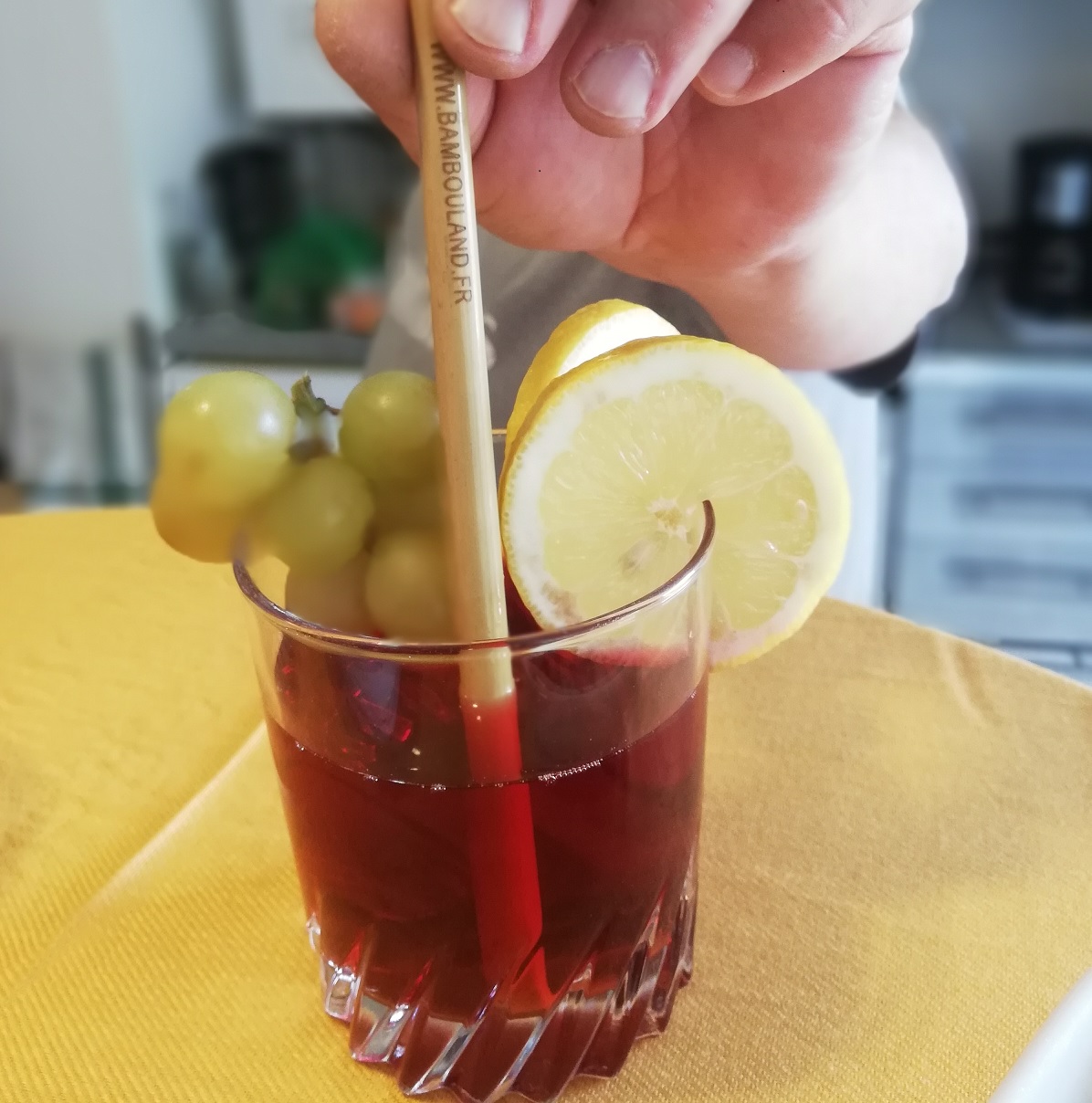 Lot de 5 pailles en bambou et un goupillon – Image 3